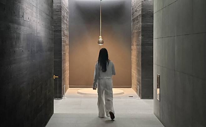 제주도립 김창열미술관 실내 풍경. 포토존이 많다. 박미향 기자