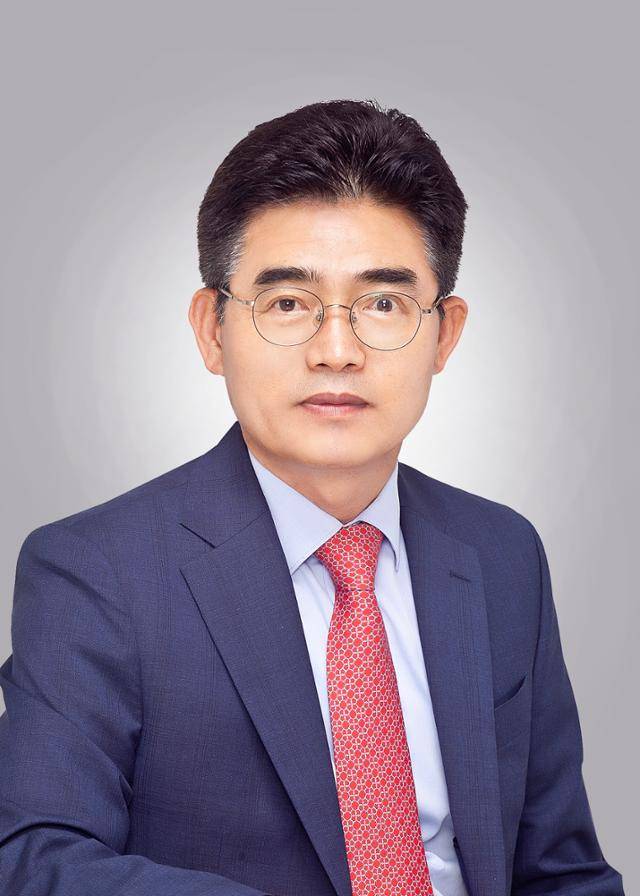지난해 창원시 최고 경영인 상 수상의 영예를 안은 박정우 웰템 대표는 "35년간 도전과 열정으로 이룬 독보적인 기술과 끊임 없는 연구개발로 100년 장수기업 도약을 위해 최선봉에 서겠다"고 다짐했다. 웰템 제공