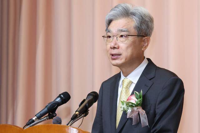 김상환 신임 헌법재판소장이 24일 서울 종로구 헌법재판소에서 열린 취임식에서 취임사를 하고 있다. 뉴시스