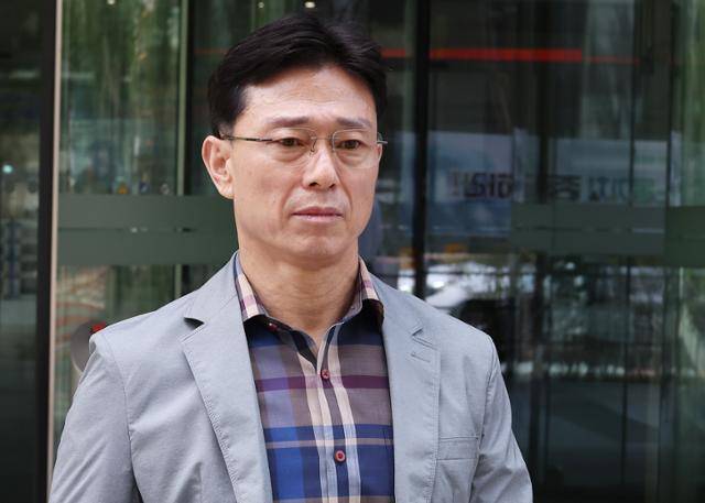 임성근 전 해병대 1사단장이 22일 경기도 성남시 네이버에서 이메일 압수수색영장 집행 참관에 앞서 입장을 밝히기 위해 나오고 있다. 연합뉴스