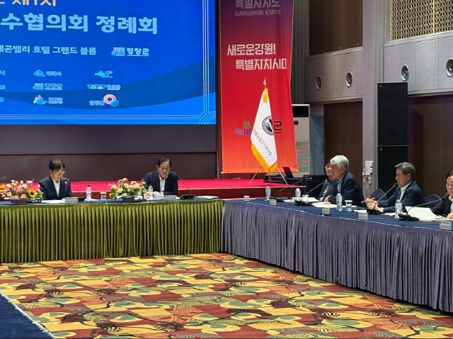 ▲ 최승준 정선군수는 지난 22일 평창 용평리조트에서 열린 강원도 시장군수협의회 민선 8기 4차년도 제1차 정례회에서 국가하천 관리 권한의 지방이양 필요성을 공식 안건으로 제안했다.