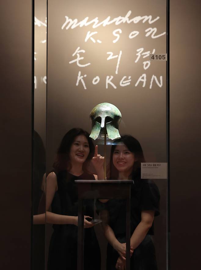 A preview for the special exhibition “Conquering the World on Foot,” marking the 80th anniversary of Korea’s liberation from Japanese colonial rule, takes place at the National Museum of Korea in Yongsan District, central Seoul, on July 24. [YONHAP]