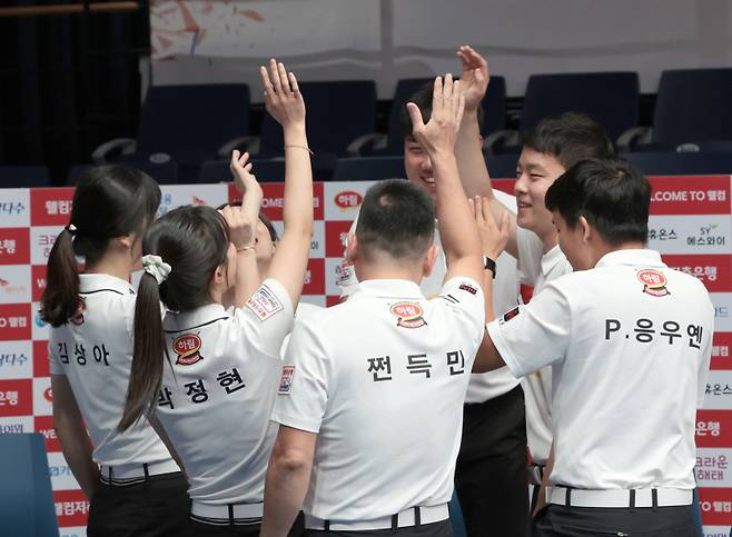 신생팀 하림 드래곤즈는 시즌 두 경기 만에 창단 첫 승을 기록했다. PBA 제공