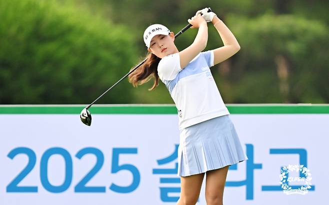 국가상비군 출신 길예람(19)이 KLPGA 2025 솔라고 점프투어 10차전에서 생애 첫 우승을 차지했다. KLPGA 제공
