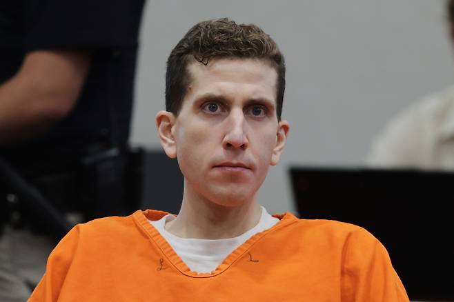 2025년 7월 23일(현지시간) 미국 아이다호주 보이시의 에이다카운티 법원에 출석한 브라이언 코버거. 코버거는 2022년 아이다호대학교 재학생 4명을 살해한 혐의로 종신형 4회를 연속 선고받았다. [EPA]