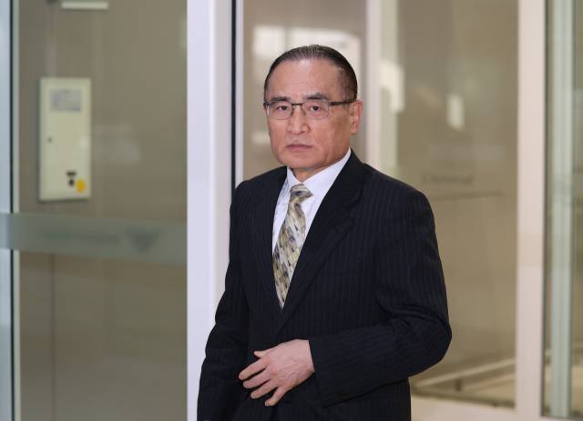 대미 관세 협상을 지원하기 위해 지난 20일 미국을 방문했던 위성락 국가안보실장이 24일 인천국제공항 제2여객터미널을 통해 귀국하고 있다. 연합뉴스