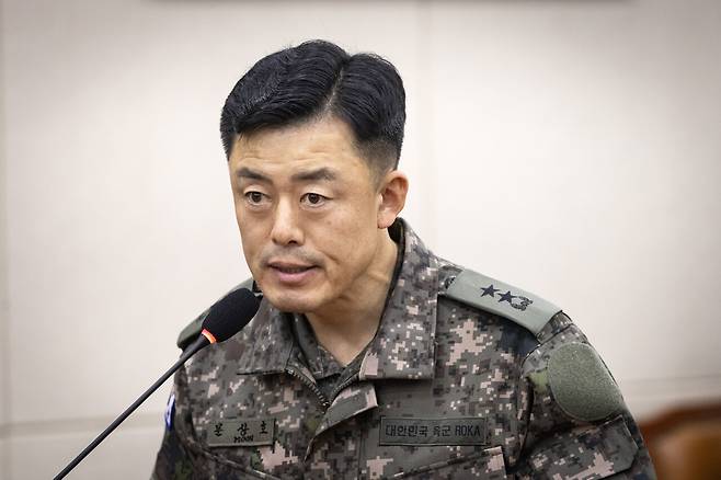 2024년 12월10일 국회에서 열린 국방위원회에서 문상호 당시 국군정보사령관이 질의에 답하고 있다. ⓒ시사IN 박미소