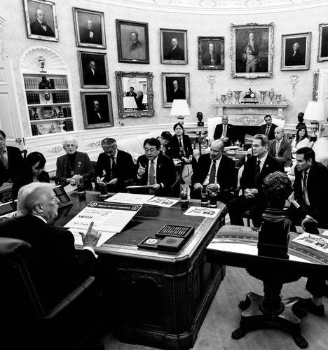 백악관에서 일본 협상단과 대화하는 트럼프 미국 대통령 [스커비노 엑스 다운로드. 재판매 및 DB 금지]