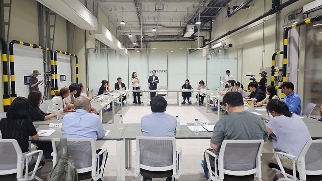 입양기록물 임시서고 방문 입양기록물 이관 및 서고 구축 현황 점검