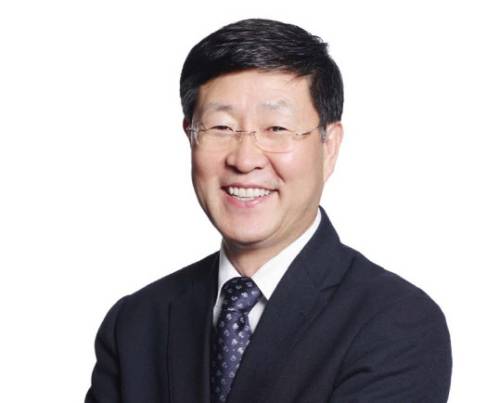 ◇책을 번역한 평창출신 김성영 전 이마트 에브리데이 대표이사. 강원일보 DB