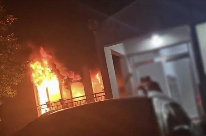 지난 5월 20일 오전 4시 45분께 경기 수원시 영통구 한 아파트 화재 현장. (사진=뉴시스)