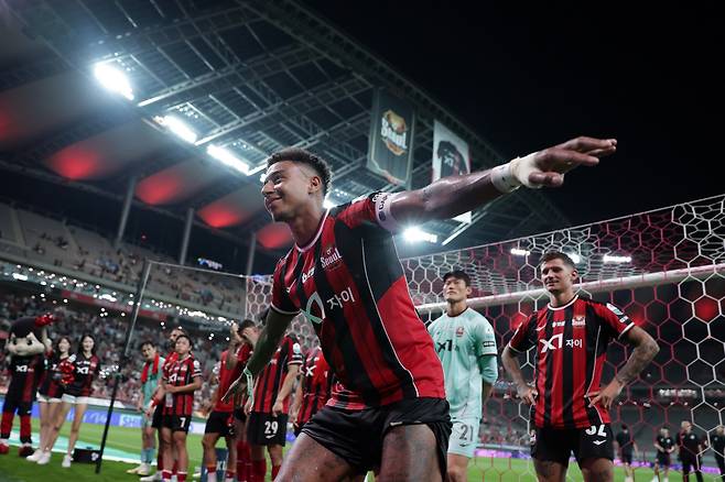Seoul World Cup Stadium/ K League 1/ FC Seoul VS Ulsan HDFC/ Seoul Linguard/ Victory Ceremony/ Photo