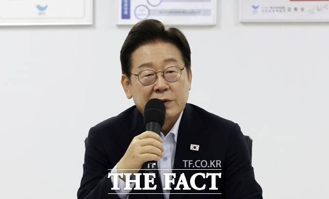 이재명 대통령이 25일 경기 시흥시 SPC삼립 시화공장에서 열린 현장간담회에서 발언하고 있다. /뉴시스