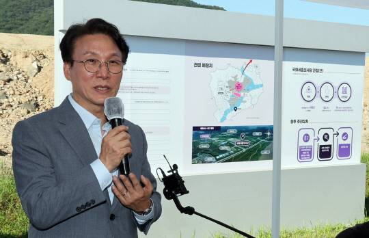 국회세종의사당 예정부지 찾은 김민석 국무총리. 연합뉴스