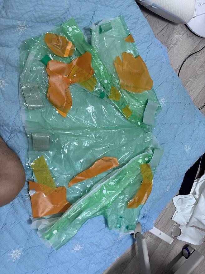 P20250725_161029471_45B80E0D-AD83-4C46-A458-3DF6F3464FED.JPG 케데헌의 사자보이즈 복근 코스프레 해봤다.