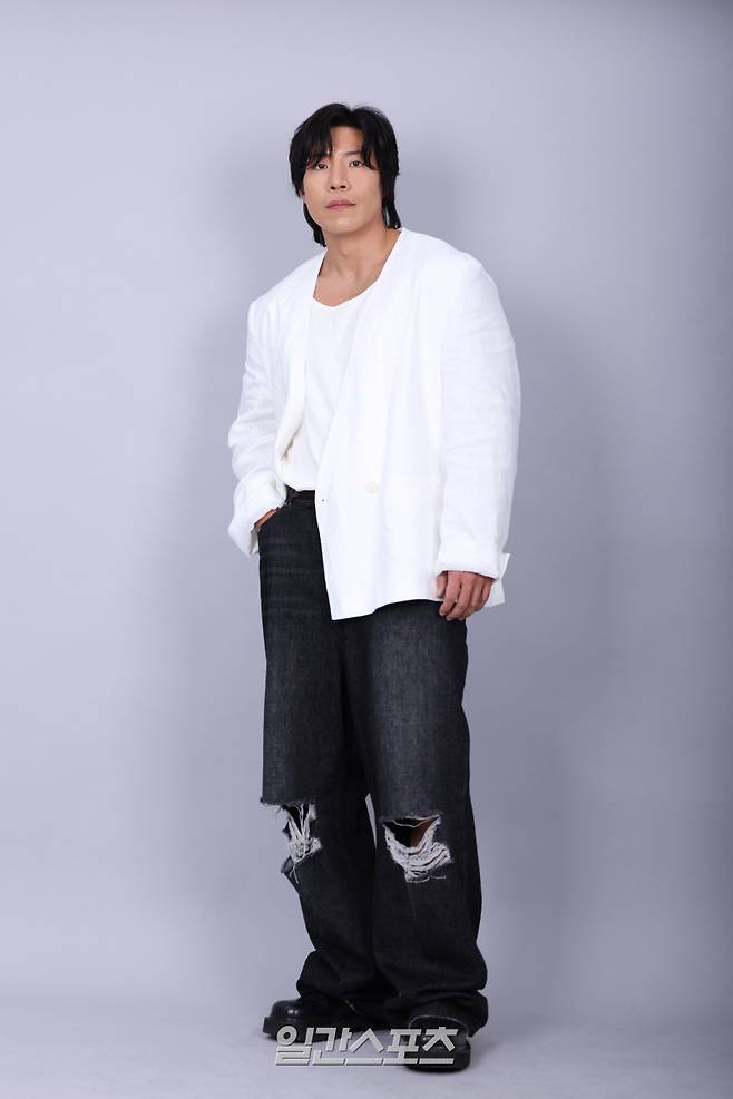 배우 태원석이 17일 오후 서울 중구 순화동 KG타워에서 진행된 일간스포츠와의 인터뷰에 앞서 포즈를 취하고 있다. 서병수 기자 qudtn@edaily.co.kr /2025.07.17/