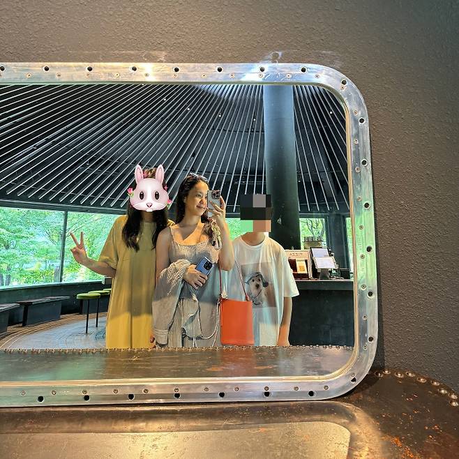 박지윤이 자녀들과 휴가를 떠난 근황을 전했다. /사진=인스타그램 갈무리