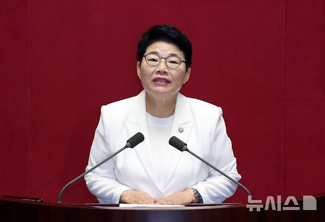 [서울=뉴시스] 고승민 기자 = 국회 기획재정위원장으로 선출된 임이자 국민의힘 의원이 10일 서울 여의도 국회에서 열린 제427회국회(임시회) 제1차 본회의에서 당선인사를 하고 있다. 2025.07.10. kkssmm99@newsis.com