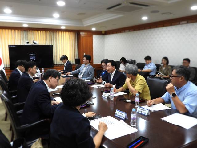 ▲ 24일 서울정부청사에서 공공임대 공실개선 미니정책 TF 회의가 개최됐다. ⓒ박용갑 의원실