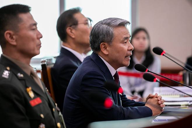 2024년 6월21일 국회 법제사법위원회에서 ‘채 상병 특검법’을 위한 입법청문회가 열린 가운데 이종섭 전 국방부 장관이 답변하고 있다. ⓒ시사IN 신선영