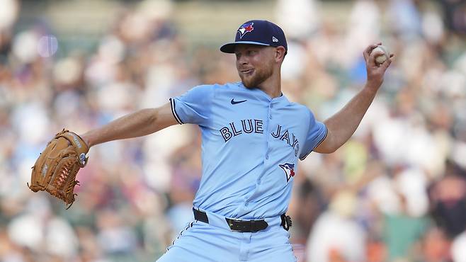 토론토 라우어가 25일 디트로이트전에서 1회말 투구하고 있다. AP연합뉴스