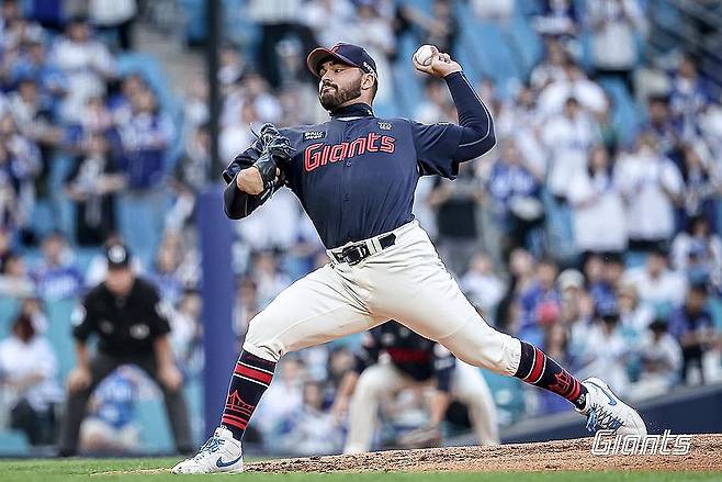 투구하는 롯데 감보아 [롯데 자이언츠 제공. 재배포 및 DB 금지] photo@yna.co.kr