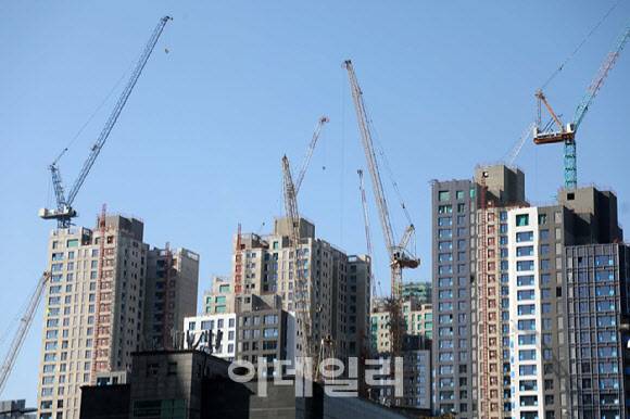 서울의 한 아파트 공사현장(사진=연합뉴스)