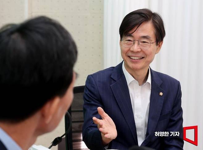 조경태 의원은 소종섭 정치스페셜리스트와의 대담에서 "이번 전당대회는 국민이 준 마지막 기회"라고 말했다. 허영한 기자