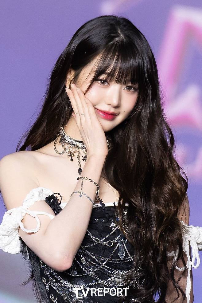 1.jpg 오늘자 SBS 가요대전 썸머 블루카펫 아이브 장원영