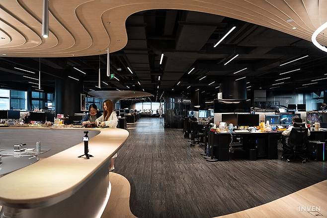 ▲ 확 트여있는 S-게임 사무실