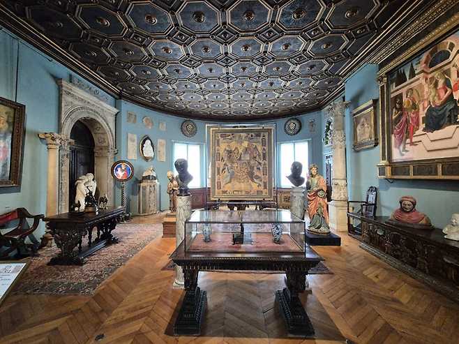 화려함의 극치인 피렌체 갤러리에는 산드로 보티첼리의 그림이 여러점 걸려있다. ©김슬기