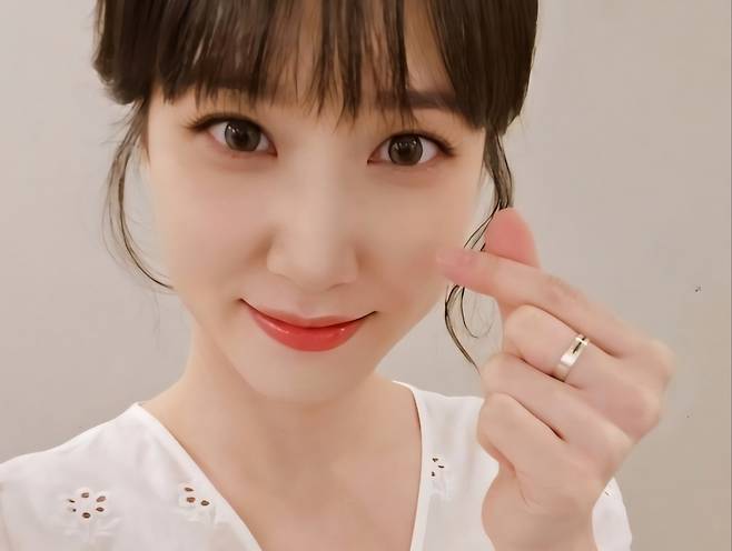 스마트 반지 ‘갤럭시 링’  [사진, 삼성 신제품 마니아 박은빈  인스타그램]