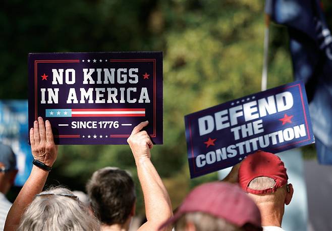 7월17일, 미국 매사추세츠주 보스턴에서 시위자들이 민주주의와 자유를 위한 행진 및 집회에 참여하고 있다. ⓒEPA 연합