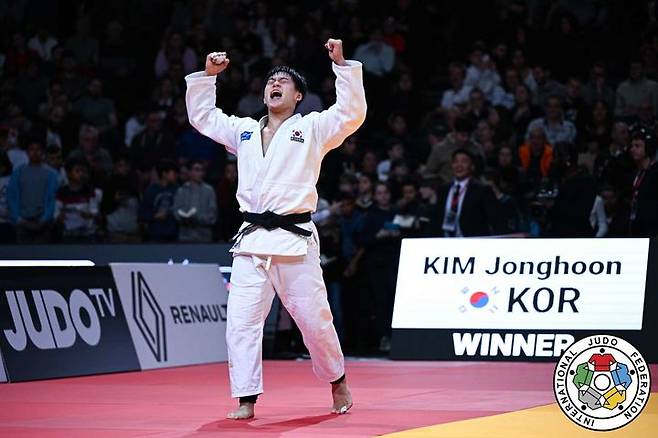 금메달을 따고 환호하는 김종훈. /사진=국제유도연맹 홈페이지 갈무리