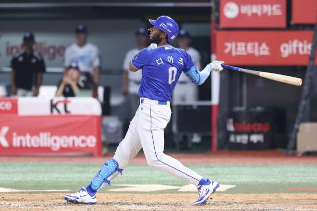 9회초 박영현을 상대로 홈런을 터뜨리는 디아즈. /사진=삼성 라이온즈 제공