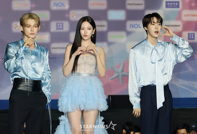 도영-유진-연준 '팬들 향한 손하트'[★포토]