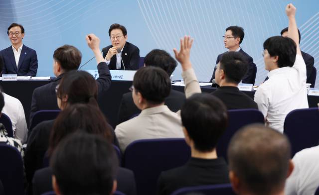 25일 부산 부경대에서 이재명 대통령이 참석한 가운데 열린 타운홀미팅
