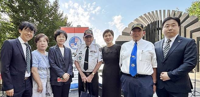 포항시는 지난 22일(현지시간) 미국 피츠버그시에서 열린 '포항 무궁화길 보존관리 발대식’에 참석했다. /포항시 제공