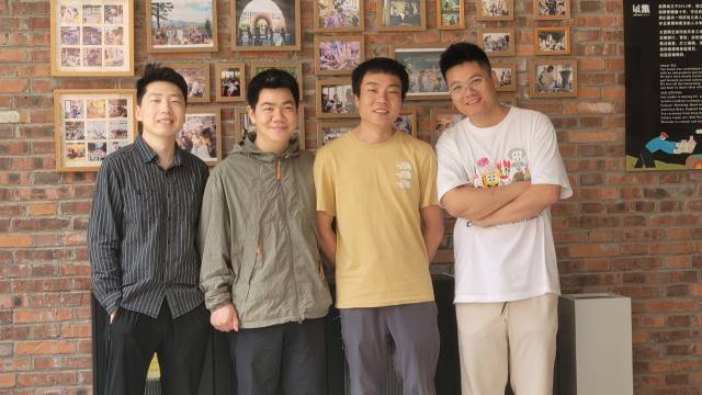 타지에서 징더전으로 와 터를 잡은 중국의 청년 작가들.