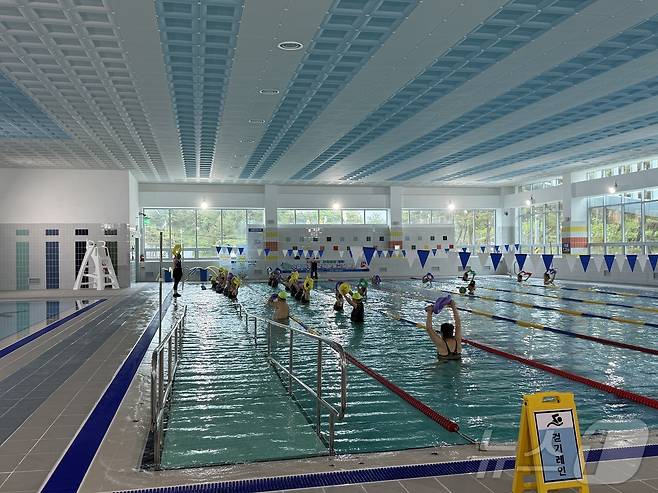 (실내수영장.사진은 기사 내용과 무관함) / 뉴스1 ⓒ News1