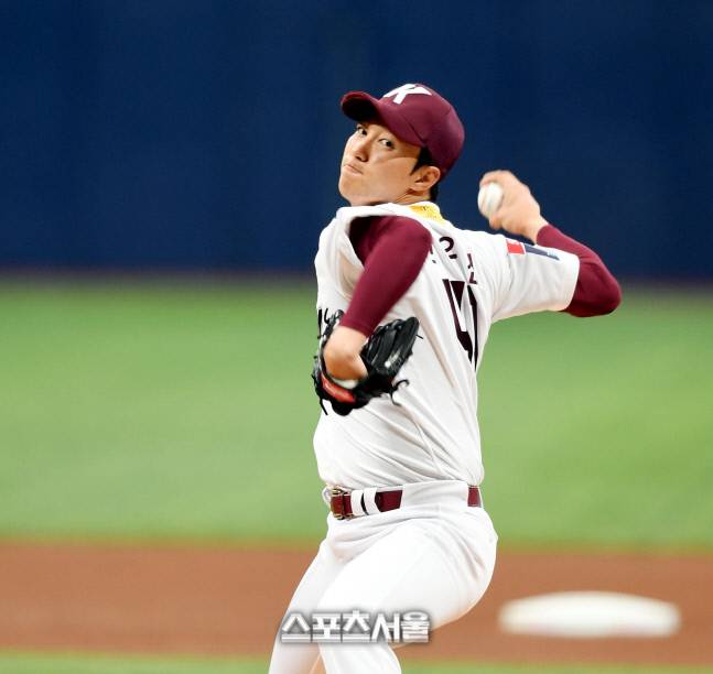 키움 투수 안우진이 투구에 임하고 있다. 고척 | 최승섭기자 thunder@sportsseoul.com