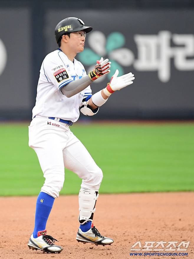 19일 수원 케이티위즈파크에서 열린 KT와 한화의 경기. 1회 1타점 2루타 날린 KT 허경민. 수원=송정헌 기자songs@sportschosun.com/2025.07.19/