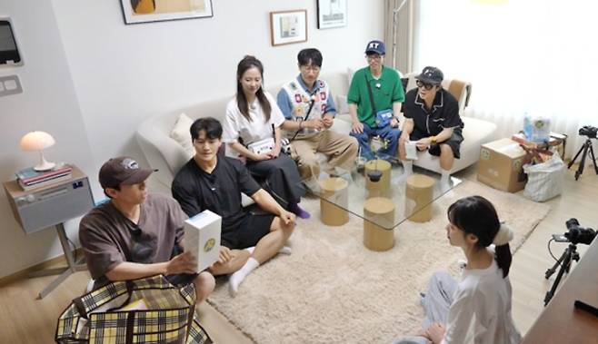 '런닝맨' 지예은, "선물은 골라서 받을게요" 폭탄 선언…신개념 집들이 경매 개최