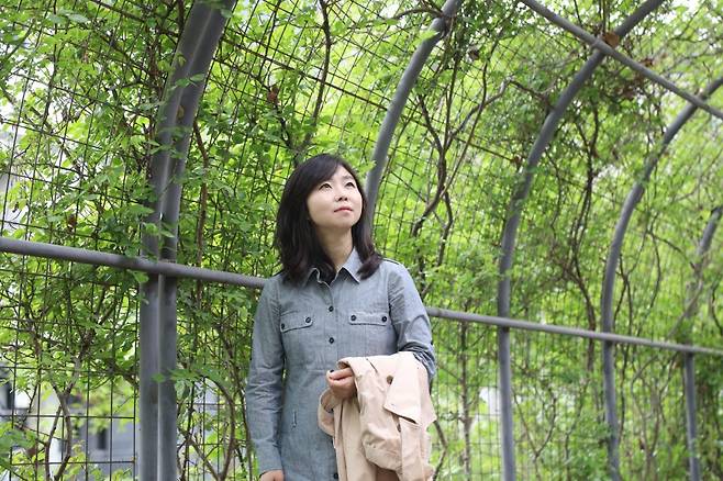 김은주 씨는 파란만장한 삶을 헤쳐 왔지만 과거에 머무르지 않고 미래를 바라보며 살려고 노력했다.