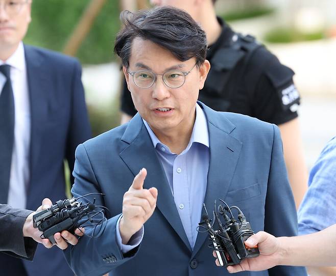 윤상현 국민의힘 의원이 27일 김건희 특검 조사를 받기 위해 서울 광화문 케이티 특검 사무실로 출석하고 있다. 김태형 기자 xogud555@hani.co.kr