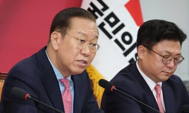 권영세 국민의힘 전 비상대책위원장이 지난 5월10일 서울 여의도 국회에서 사상 초유의 대선 후보 교체에 대한 입장을 밝히고 있다. 연합뉴스