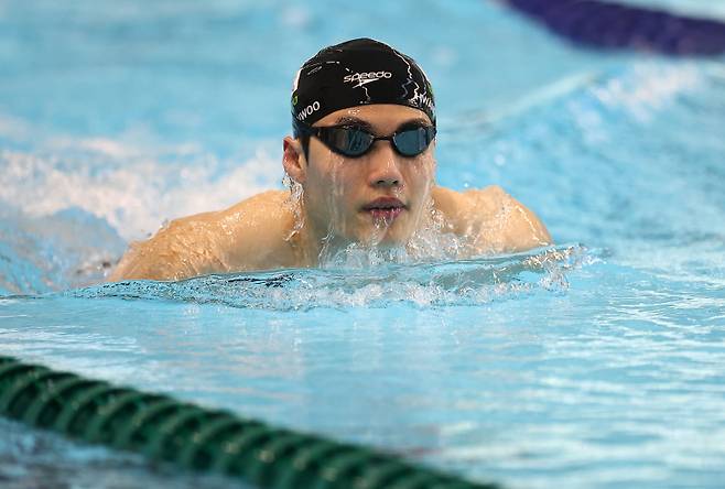 <yonhap photo-4695=""> 황선우 '오늘도 훈련 중' (진천=연합뉴스) 김성민 기자 = 경영 국가대표 황선우가 8일 충북 진천 국가대표선수촌에서 훈련하고 있다. 2025.7.8 ksm7976@yna.co.kr/2025-07-08 16:46:14/ <저작권자 ⓒ 1980-2025 ㈜연합뉴스. 무단 전재 재배포 금지, AI 학습 및 활용 금지></yonhap>