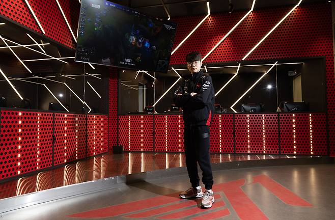 페이커가 T1과 4년 재계약을 체결했다. [중앙포토]