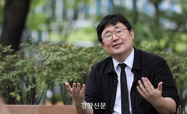 한국의 야생동물을 다룬 책 <팔도 동물 열전>을 낸 작가이자 숭실사이버대학교 교수 곽재식을 지난 23일 서울 종로구 안국동에서 만났다. 경향신문 자료사진