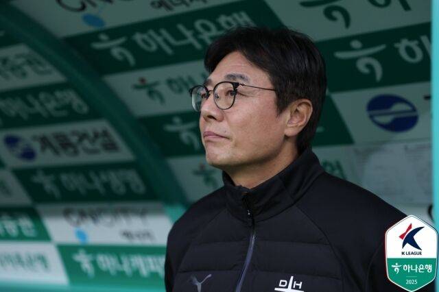 황선홍 감독/한국프로축구연맹